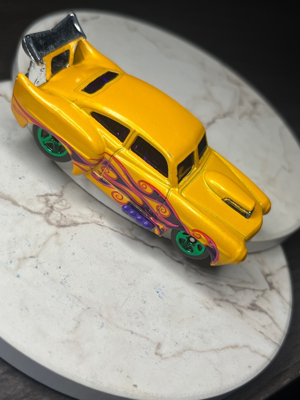 2001 Hot Wheels JADED Yellow Die Cast Car Mattel